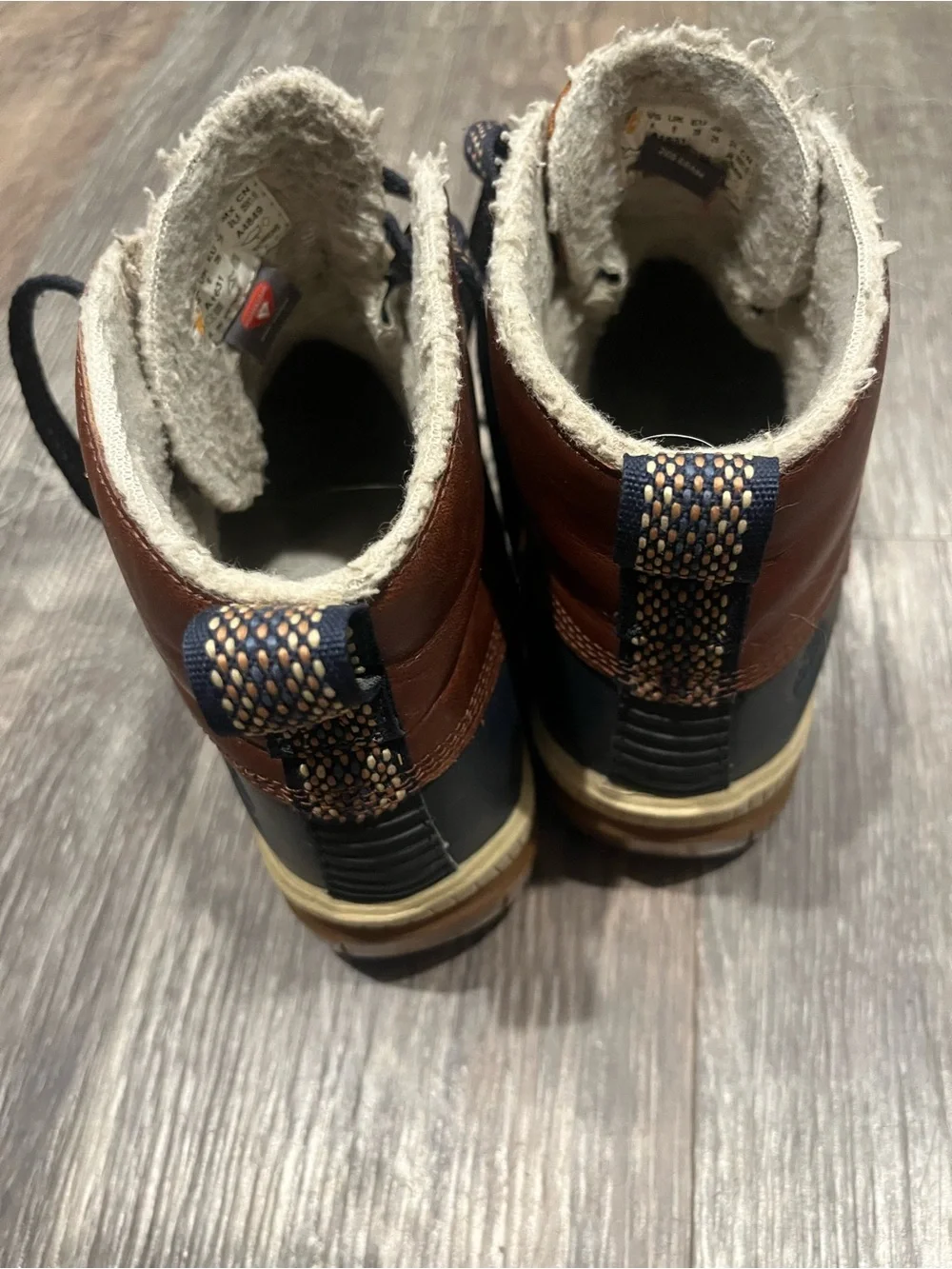 Timberland Women's Mt Hayes Waterproof Chukka Boots size 8